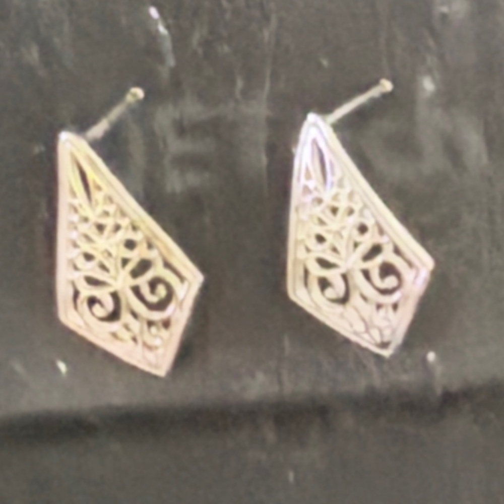 Elegant Silver Filigree Earrings